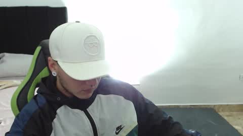 ADAM         online show from 02-11-26, 04:17