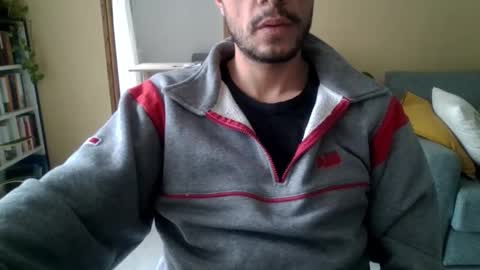 Snapshot of maleboyz chatting on 02-08-26, 01:25 Boybi online show from 02-08-26, 01:25