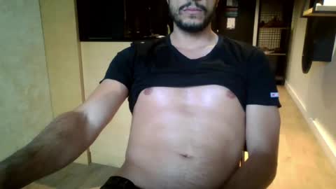 Snapshot of maleboyz chatting on 05-04-26, 04:47 Boybi online show from 05-04-26, 04:47