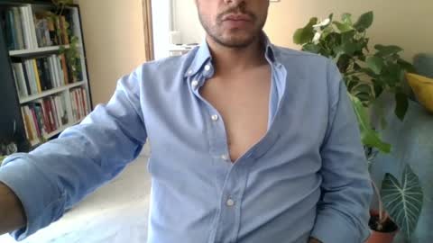 Snapshot of maleboyz chatting on 05-21-26, 11:06 Boybi online show from 05-21-26, 11:06