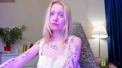 Snapshot of malenaernman chatting on 01-25-25, 01:41 Malena online show from 01-25-25, 01:41