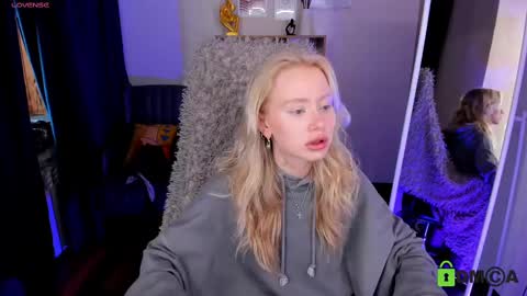 Snapshot of malenaernman chatting on 03-05-25, 10:55 Malena online show from 03-05-25, 10:55