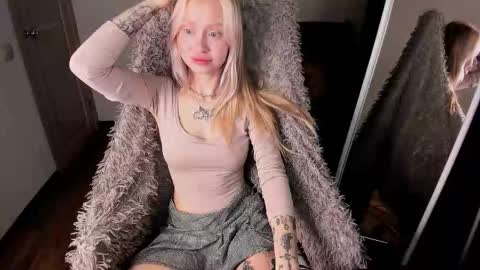 Snapshot of malenaernman chatting on 11-12-25, 10:37 Malena online show from 11-12-25, 10:37