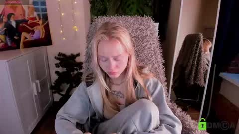 Snapshot of malenaernman chatting on 12-05-25, 10:35 Malena online show from 12-05-25, 10:35