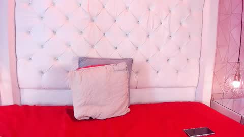 Snapshot of malikasoleil chatting on 02-24-26, 05:49 Malika soleil online show from 02-24-26, 05:49