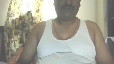 Snapshot of mallik63040 chatting on 11-06-25, 04:24 Sree0703 online show from 11-06-25, 04:24