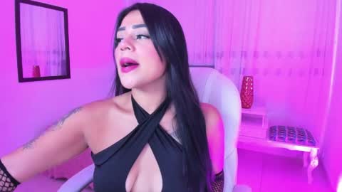 Snapshot of mallorie_owens chatting on 04-20-26, 04:21 Mallorie online show from 04-20-26, 04:21