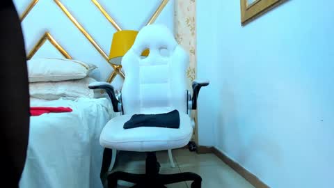 Snapshot of malorysweet chatting on 02-03-25, 11:53 MalorySweet online show from 02-03-25, 11:53