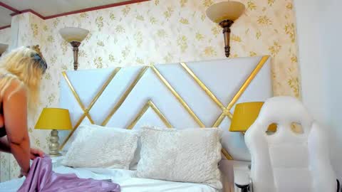 Snapshot of malorysweet chatting on 10-13-25, 01:11 MalorySweet online show from 10-13-25, 01:11