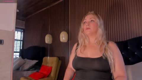 Snapshot of malorysweet chatting on 02-03-26, 12:21 MalorySweet online show from 02-03-26, 12:21