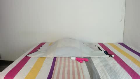 Snapshot of malucam_06 chatting on 11-01-25, 12:12 instagram nueela online show from 11-01-25, 12:12