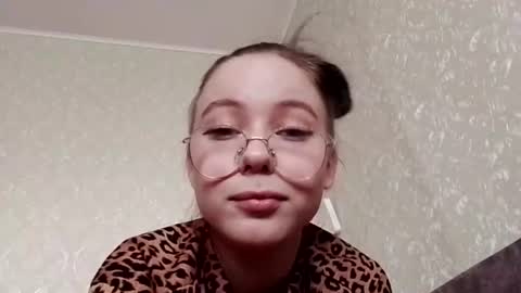 Snapshot of mammiepentico chatting on 08-01-26, 10:14 Mia online show from 08-01-26, 10:14