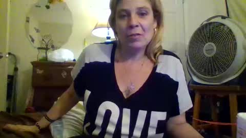 Snapshot of mandilube39 chatting on 05-06-26, 01:14 mindy22 online show from 05-06-26, 01:14