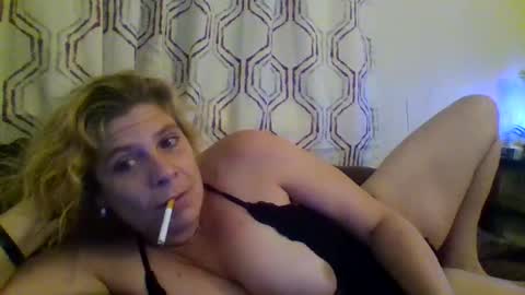 Snapshot of mandilube39 chatting on 06-04-26, 06:52 mindy22 online show from 06-04-26, 06:52