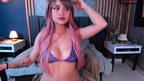 Snapshot of mandy_collins_ chatting on 01-04-25, 12:59 Mandy online show from 01-04-25, 12:59