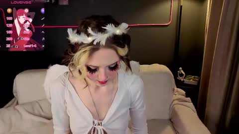 Luna online show from 03-22-26, 09:40