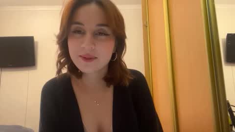 Mia online show from 12-18-25, 12:00