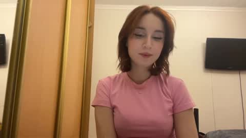 Mia online show from 12-22-25, 01:08