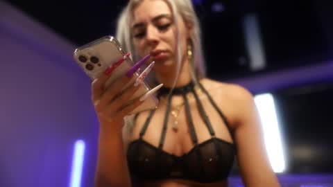 Snapshot of mandypeas chatting on 01-29-25, 08:40 Anto Lovense is Active My pleasure is in your hands Private is Open online show from 01-29-25, 08:40