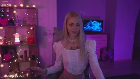 Amelie online show from 02-12-25, 11:51