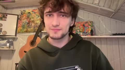 Snapshot of manolein chatting on 02-08-25, 08:32 manolein online show from 02-08-25, 08:32