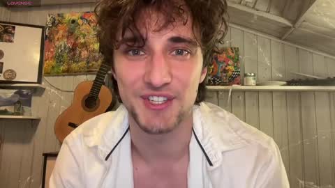 Snapshot of manolein chatting on 02-25-25, 09:35 manolein online show from 02-25-25, 09:35