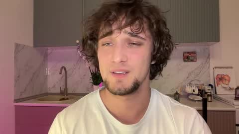 Snapshot of manolein chatting on 10-17-25, 10:12 manolein online show from 10-17-25, 10:12