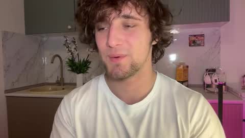 Snapshot of manolein chatting on 11-01-25, 03:36 manolein online show from 11-01-25, 03:36