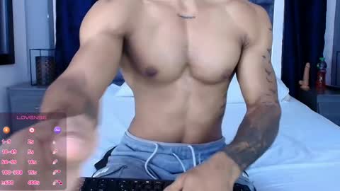 Snapshot of manolo_hot1 chatting on 02-13-25, 02:52 Manolo Hot 1 online show from 02-13-25, 02:52