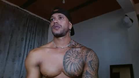 Manolo online show from 10-29-25, 02:52