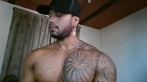 Snapshot of manolofitt chatting on 04-21-26, 02:12 Manolo online show from 04-21-26, 02:12