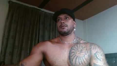 Snapshot of manolofitt chatting on 05-14-26, 05:20 Manolo online show from 05-14-26, 05:20