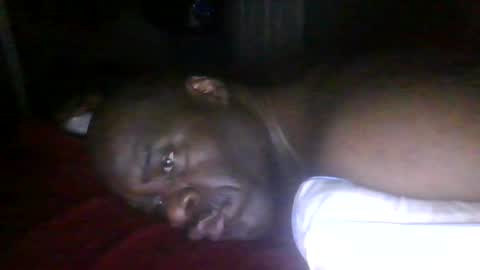 Snapshot of manpntheprowll chatting on 12-21-25, 01:18 manontheprowll online show from 12-21-25, 01:18