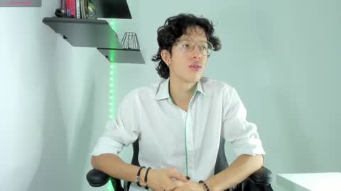 Snapshot of manu_vera8 chatting on 12-30-24, 11:37 Manuel online show from 12-30-24, 11:37