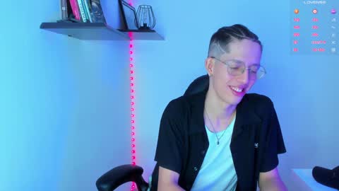 Snapshot of manu_vera8 chatting on 01-11-25, 08:32 Manuel online show from 01-11-25, 08:32