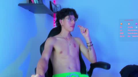 Snapshot of manu_vera8 chatting on 01-17-25, 11:40 Manuel online show from 01-17-25, 11:40