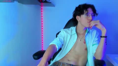 Snapshot of manu_vera8 chatting on 02-07-25, 11:45 Manuel online show from 02-07-25, 11:45