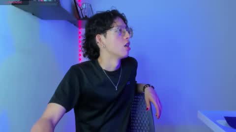 Snapshot of manu_vera8 chatting on 02-12-25, 07:45 Manuel online show from 02-12-25, 07:45