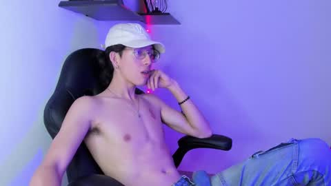 Snapshot of manu_vera8 chatting on 02-20-25, 02:29 Manuel online show from 02-20-25, 02:29