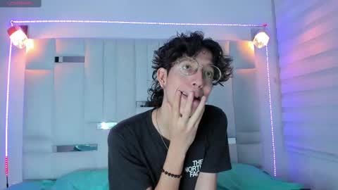 Snapshot of manu_vera8 chatting on 02-23-25, 07:28 Manuel online show from 02-23-25, 07:28