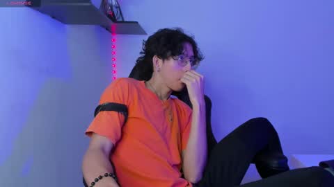 Snapshot of manu_vera8 chatting on 02-25-25, 11:11 Manuel online show from 02-25-25, 11:11