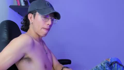 Snapshot of manu_vera8 chatting on 03-01-25, 02:04 Manuel online show from 03-01-25, 02:04