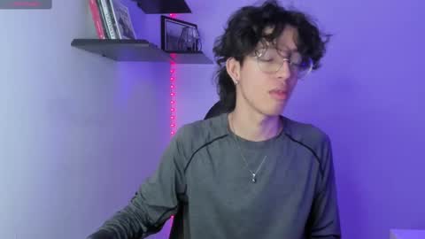 Snapshot of manu_vera8 chatting on 03-05-25, 12:33 Manuel online show from 03-05-25, 12:33