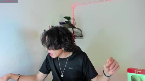 Snapshot of manu_vera8 chatting on 10-18-25, 03:09 Manuel online show from 10-18-25, 03:09