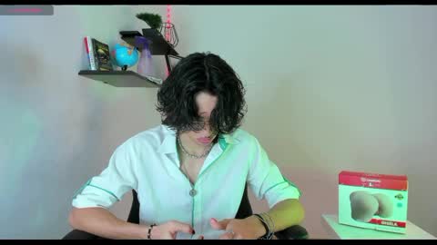 Snapshot of manu_vera8 chatting on 10-19-25, 02:34 Manuel online show from 10-19-25, 02:34