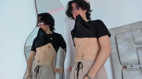 Snapshot of manu_vera8 chatting on 11-21-25, 12:04 Manuel online show from 11-21-25, 12:04