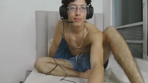 Manuel online show from 04-01-26, 01:39