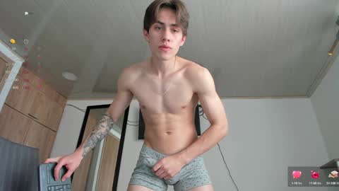 manucute 23  online show from 12-18-24, 03:00