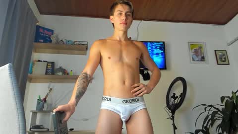 manucute 23  online show from 12-22-25, 02:36