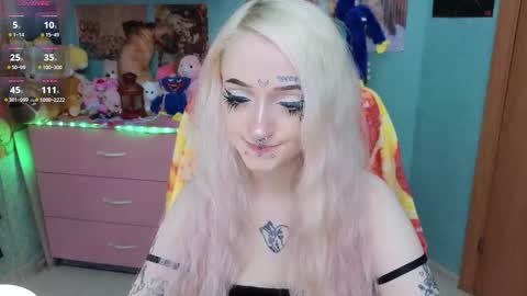 Snapshot of manuela_unicorn chatting on 11-17-25, 08:36 Manuela online show from 11-17-25, 08:36